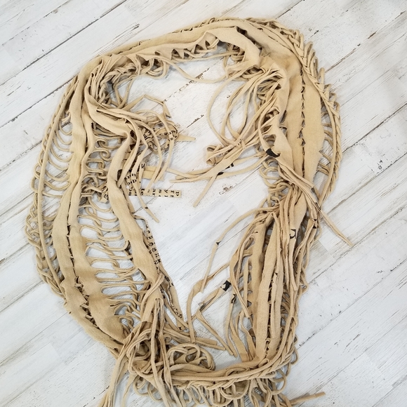 Fringe Scarf 100% Recycled Cotton Material - Picture 4 of 5